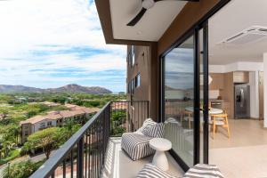 Casa Brisa Tranquila, Pools, Gym, & Beach Club