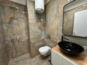 Pink Hub Apartment No 2 Stay in the Heart of Tiran