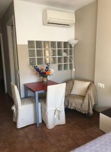 Solstice Studio - Golden Getaway by the Sea