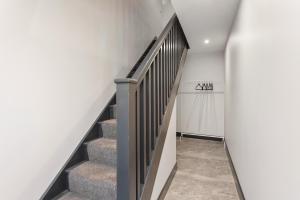 Large Edinburgh Studio - Close to City Centre, Murrayfield and Airport