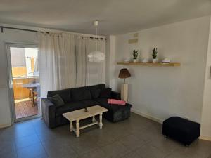 Seafront 2 bedroom penthouse with parking