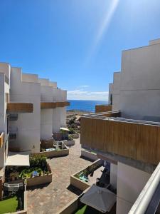 Seafront 2 bedroom penthouse with parking