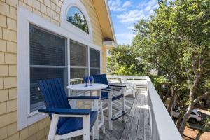New Listing Beach Access Pools & Family Fun