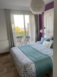 L Appart Bandolais T2 vue Mer, garage privé, accès village, clim