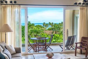 Beautiful Ocean View Condo Steps to the Beach