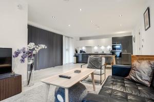 Tailored Stays - Central Station Apartments