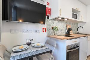 Largo da Praça Boutique Studios in Braga Center by Sé Apartamentos
