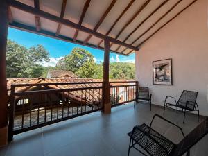 Unique House Elena Barichara Open Space Bright