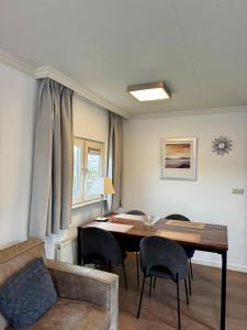 Breskens Chalet am Strandaufgang mit Zaun Haus Nr B025