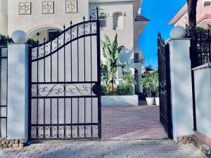 Azure 203 Studio Pool, Garden & Roof - New Cairo