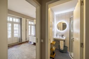 Cardosas Square Living