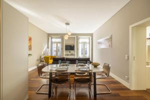 Cardosas Square Living