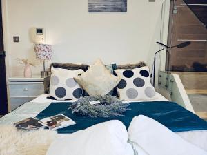 Central London Studio for 2 with Kitchenette