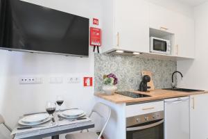 Largo da Praça Boutique Studios in Braga Center by Sé Apartamentos