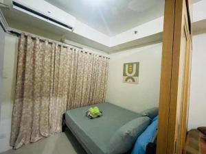 Elegant Pasay City Apartment with Central Heating Shared Pool