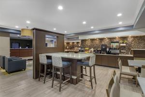 Best Western Plus North Houston Inn & Suites