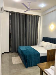 Tropictide rooms & resturants