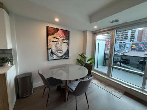Spotless vibrant & modern 1 BR with 6 appliances