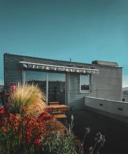 The Silver Top by Homester