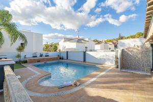 Cubos Casa El Rodeo & Private Pool