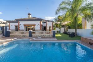 Cubos Casa El Rodeo & Private Pool