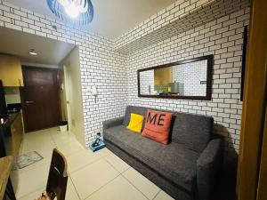 Simple Pasay Getaway - Entire Apartment for Rent