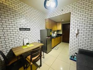 Simple Pasay Getaway - Entire Apartment for Rent