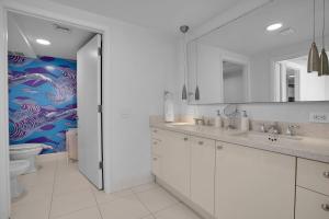 Peaceful 2BR Condo with Ocean Views on Ocean Drive South Beach