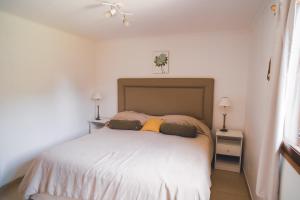 Check and Home - Chapa - 5 huéspedes con patio y parrilla