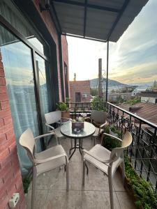 A p a r t m e n t AnnaMari O l d T b i l i s i