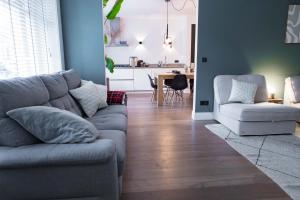 Hip De Pijp 2BR Ground-Floor with Terrace & Garden in Central Amsterdam