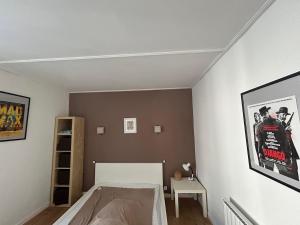 Artists house, heart of town