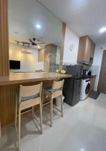 The Shore Studio Balcony City View by Clover Home B23A