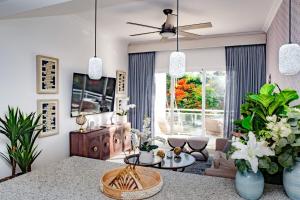 The Blue Lagoon 3BR Apt with Lake View