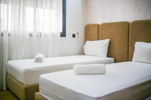 Prestige & Elegance Pool view-Balcony Menara Garden