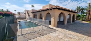 La Esquinita, Villa 1ª línea Puerto Rey