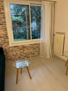 Studio Neuilly sur Seine bois