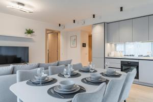 Sea View Apt in Kalaranna District with Balcony and Free Parking