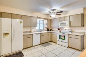 7 Mi to Beach! Poolside Oasis in Port Orange