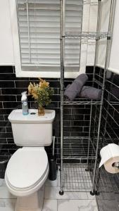 New 3 BR Apt in Elizabeth Railroad Style Path Train Bus Hospital EWR Airport NJ Manhattan NYC