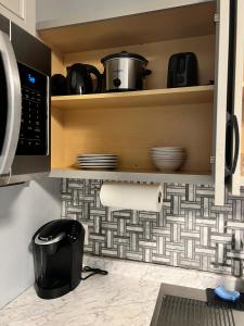 New 3 BR Apt in Elizabeth Railroad Style Path Train Bus Hospital EWR Airport NJ Manhattan NYC