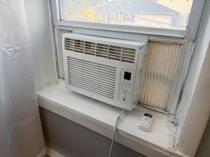 New 3 BR Apt in Elizabeth Railroad Style Path Train Bus Hospital EWR Airport NJ Manhattan NYC