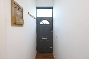 The Central Retreat, contractors & Holidaymakers