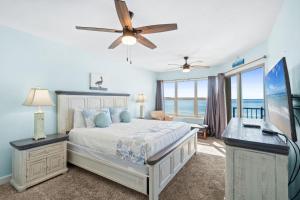 Emerald Twrs West 3006