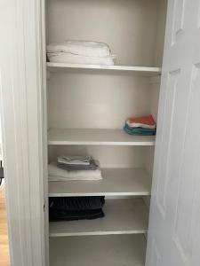 Family 4BR Retreat Near Buffalo, Airport & Falls