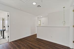 Spacious 8-Bed Home Near Tesla & Samsung Plants