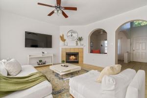 Spacious 8-Bed Home Near Tesla & Samsung Plants