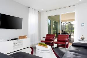 Casa 6Q Solara Resort c Piscina e Game Loft