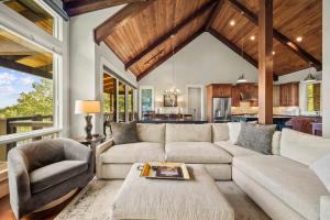 Whispering Ridge Estate