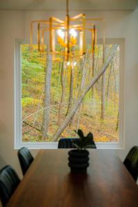 The Greenhouse with Indoor Slide close to Hocking Hills